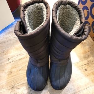 Men's snow boots Size 11